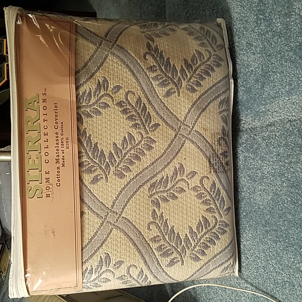 1 King Cotton Matelassé Coverlet and 2 Cotton Matelassé Coverlet Shams